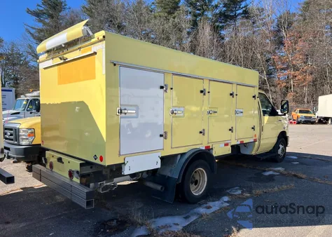 2019 Ford Econoline E450 Super Duty Cutaway Van из США, поврежденный, VIN 1FDXE4FS9KDC52269